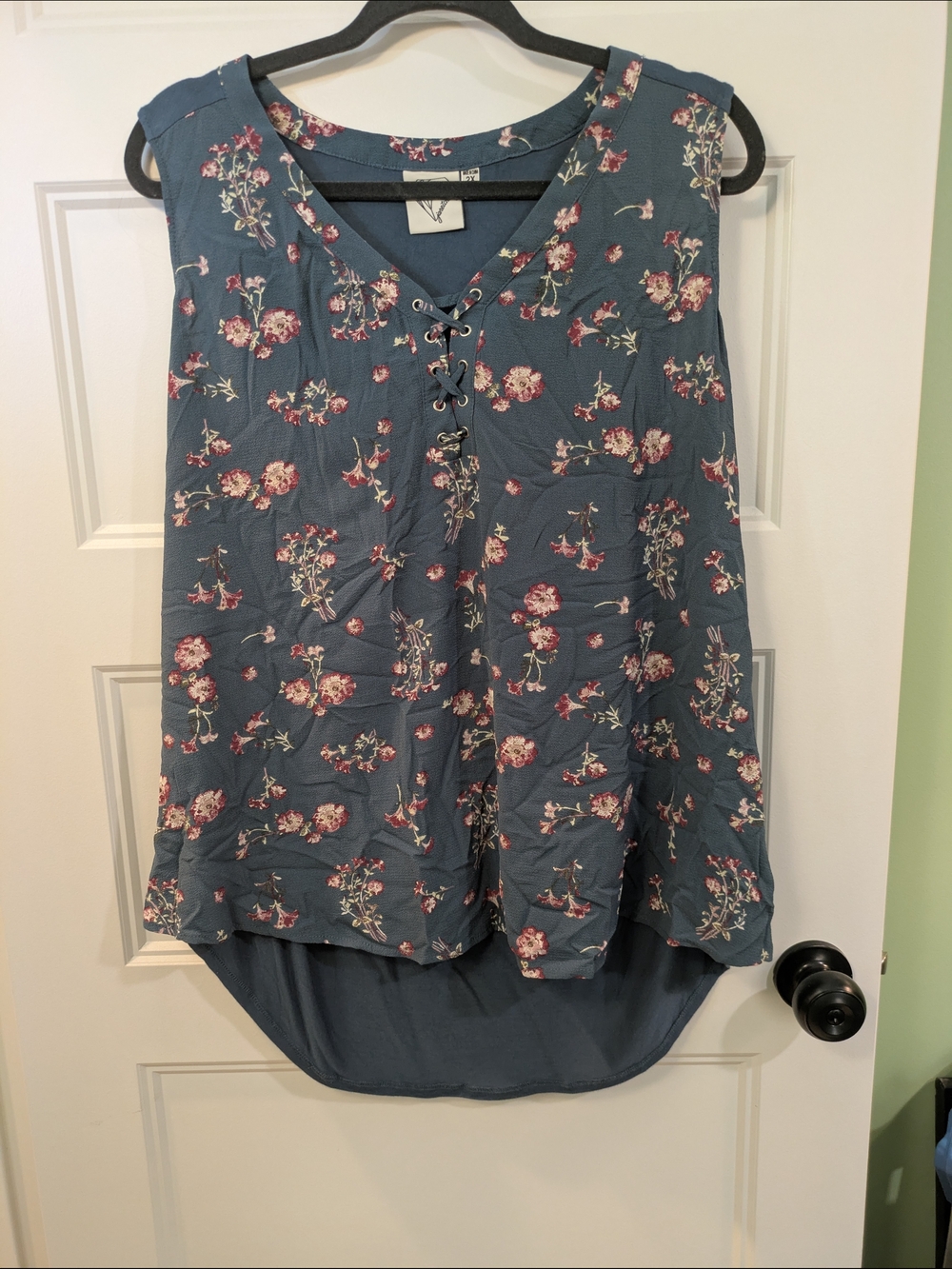 🔴3/$15 Janet Chung Blue Top with Pink Floral Trim - 2X